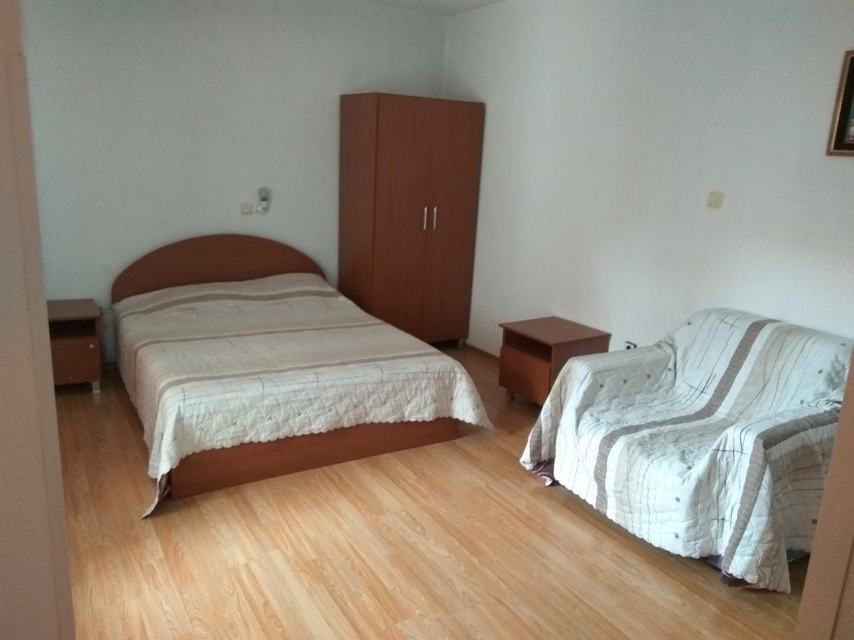 Family Hotel Blazhi Санданський Екстер'єр фото